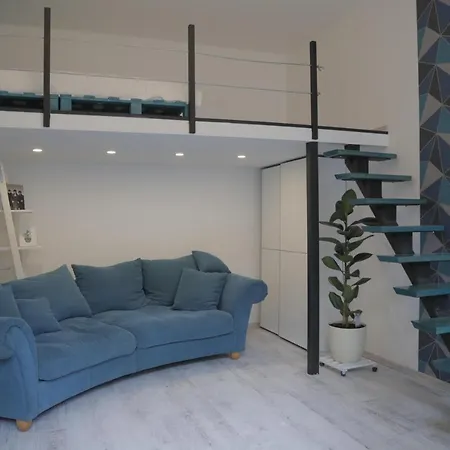 Daire Sweety Blue Near Oktogon *