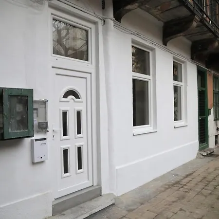 Sweety Blue Near Oktogon Daire